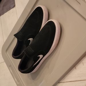 Nike men's 11.5 suede slip-on